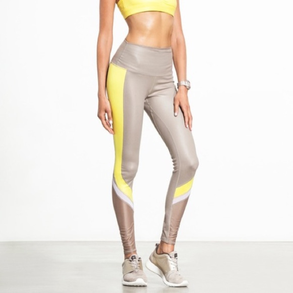 ALO YOGA elevate 7/8 leggings